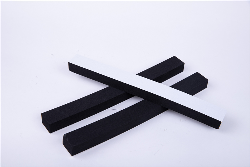 CR減(jian)震(zhen)保(bao)溫(wen)條